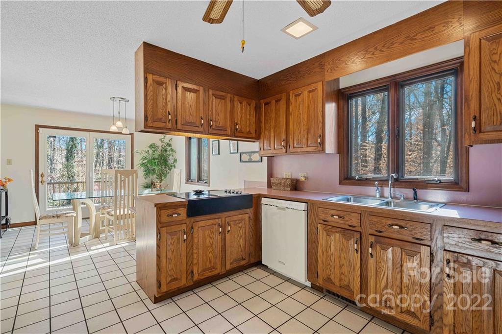 134 Sweetbriar Lane