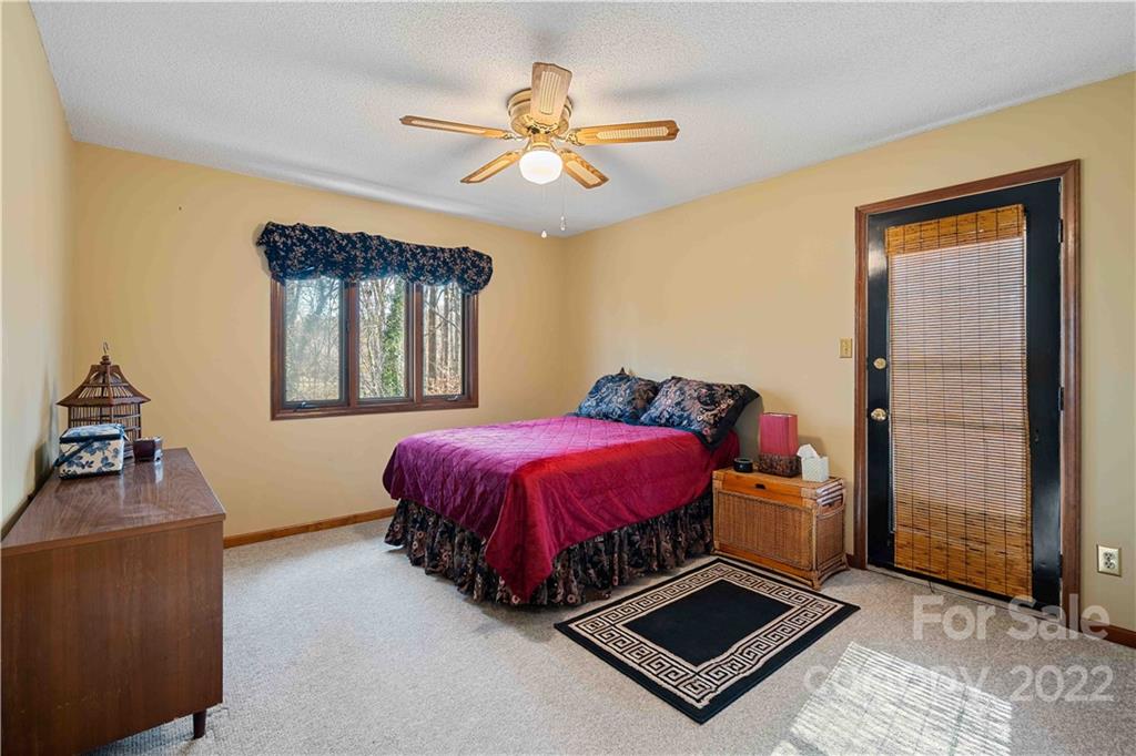 134 Sweetbriar Lane