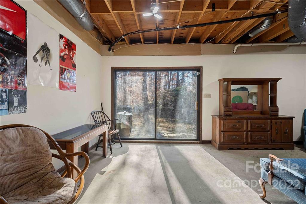 134 Sweetbriar Lane