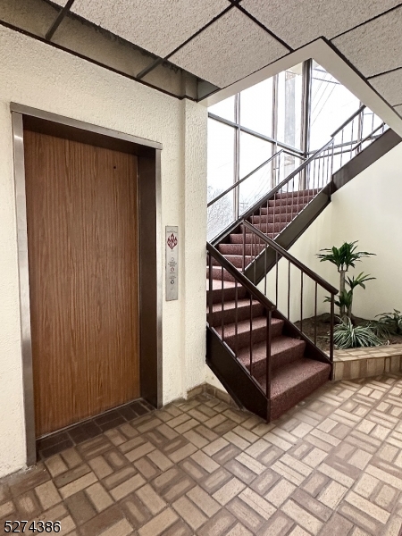 842 Clifton Ave