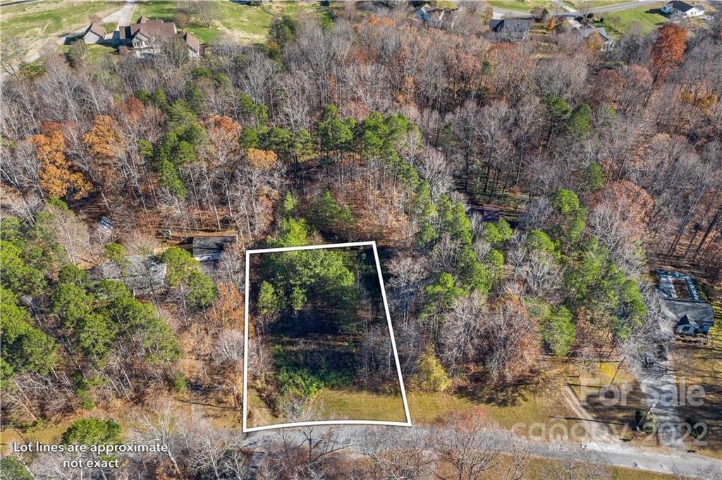 140 Sweetbriar Lane