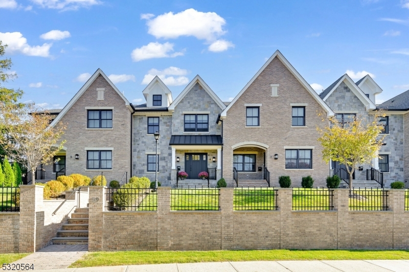 59 New England Ave 4