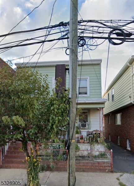 325 Christine St