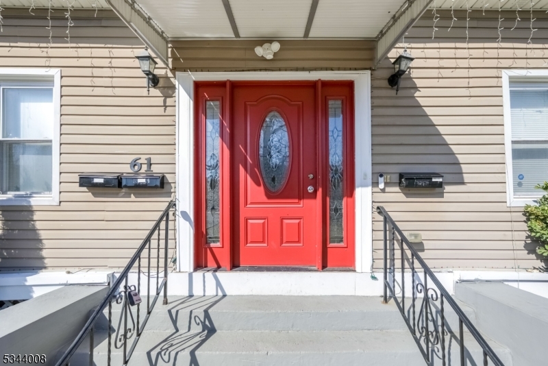 61 S Maple Ave 1