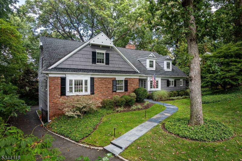 45 Nicholson Dr