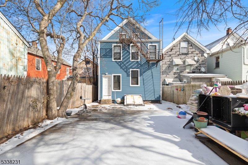 244 Franklin St