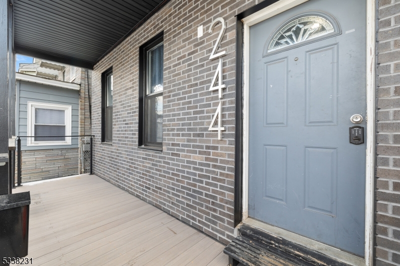 244 Franklin St
