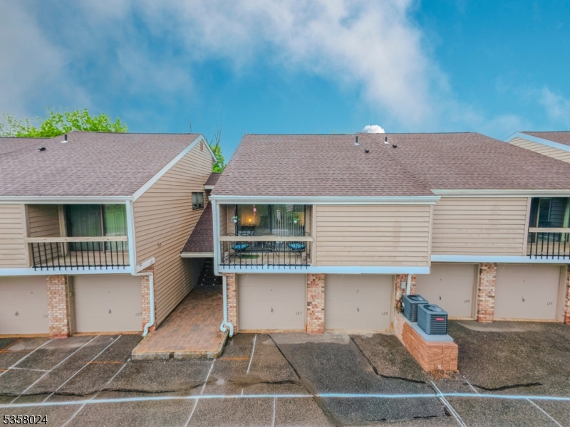 128 Overlook Dr