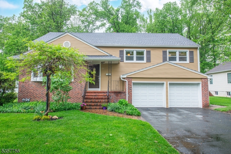 33 Christy Ln