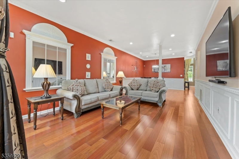 2420 Canterbury Ln