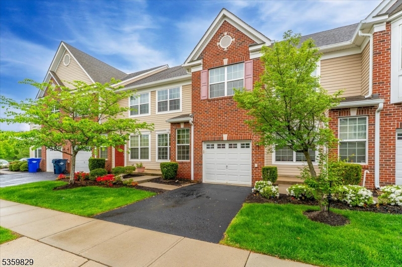 2420 Canterbury Ln