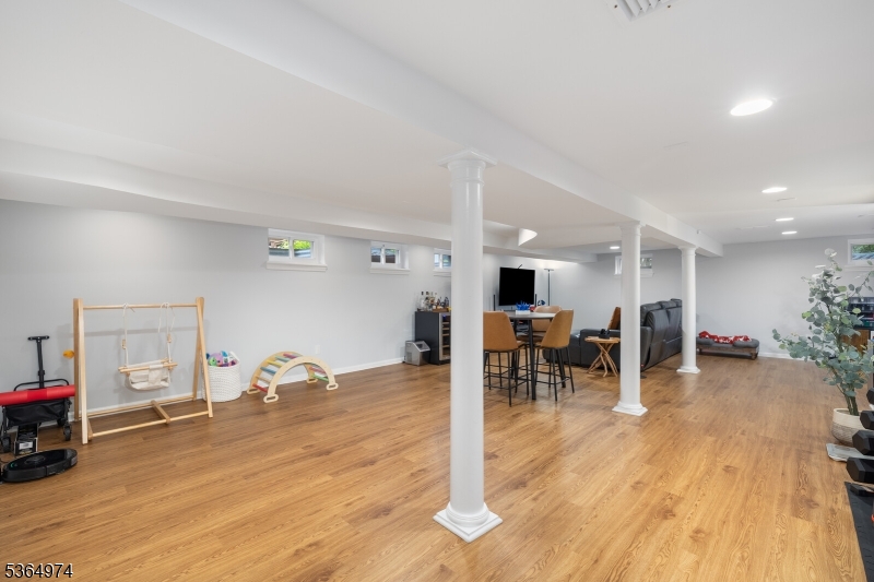 143 Belmont St