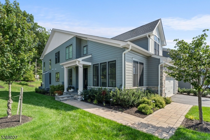 28 Peacock Ln 28