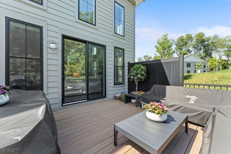 28 Peacock Ln 28