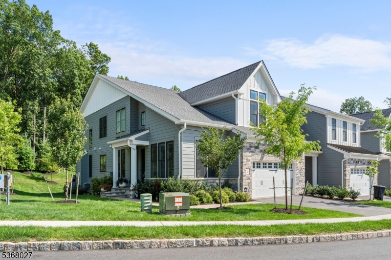 28 Peacock Ln 28
