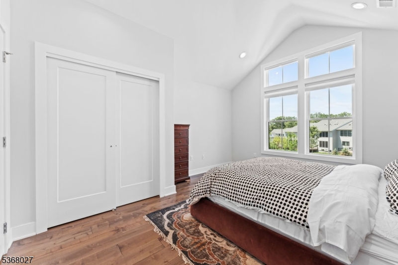 28 Peacock Ln 28