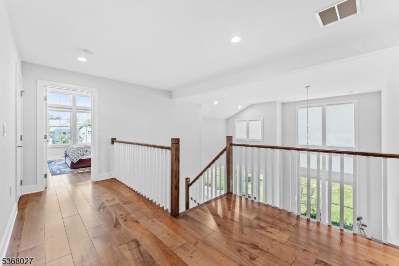 28 Peacock Ln 28