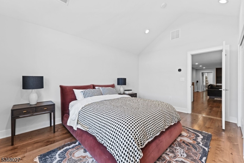28 Peacock Ln 28