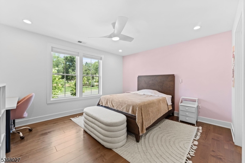 28 Peacock Ln 28