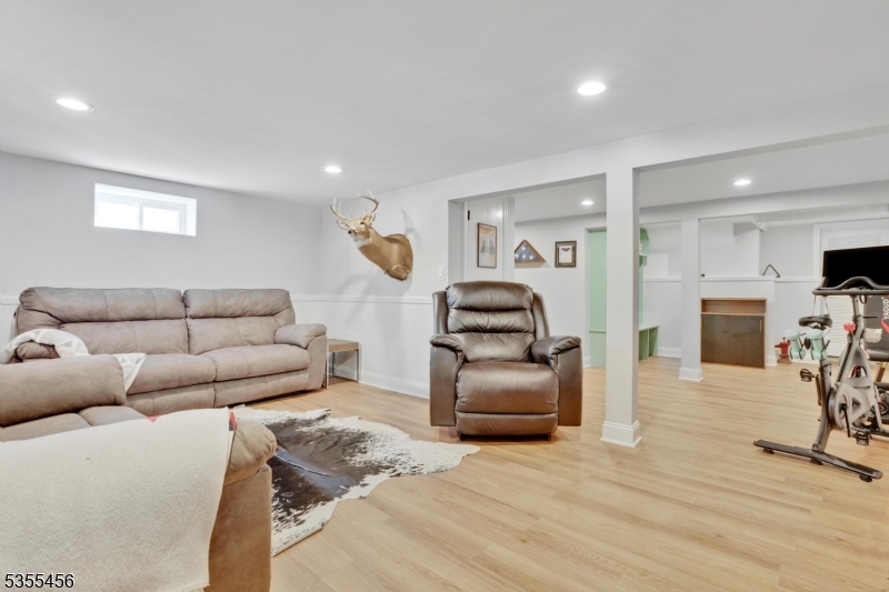 8 MOUNTAINSIDE DRIVE