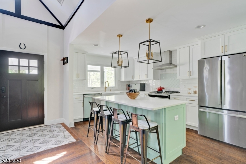 8 MOUNTAINSIDE DRIVE