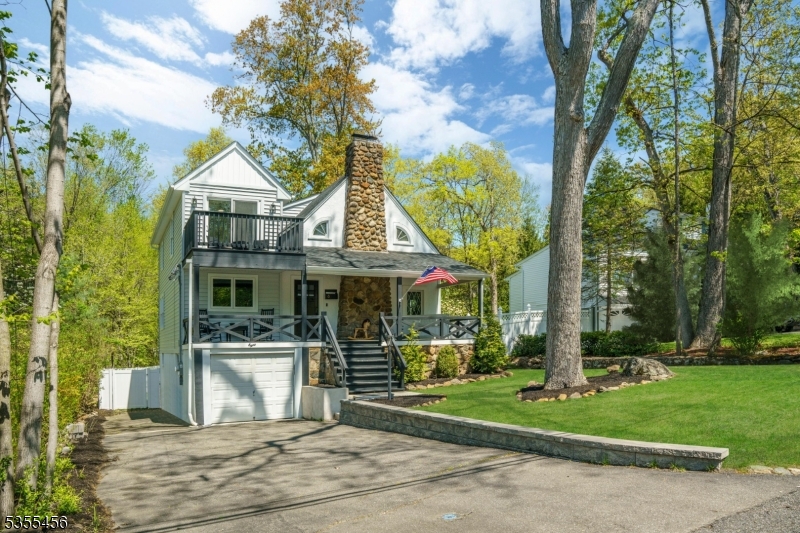 8 MOUNTAINSIDE DRIVE