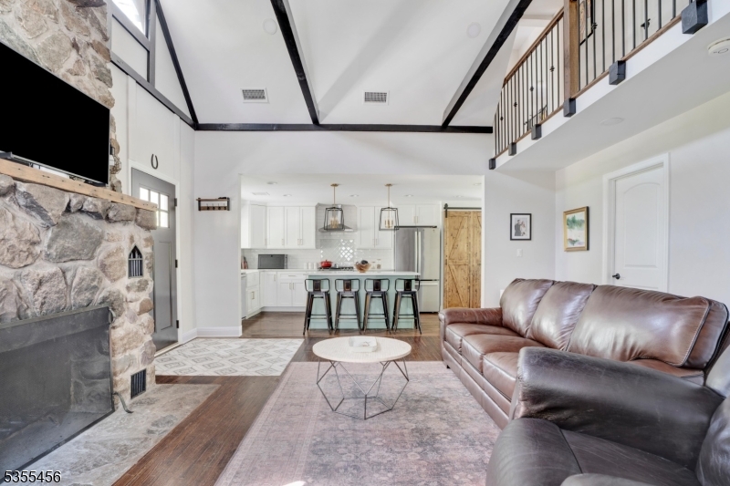 8 MOUNTAINSIDE DRIVE