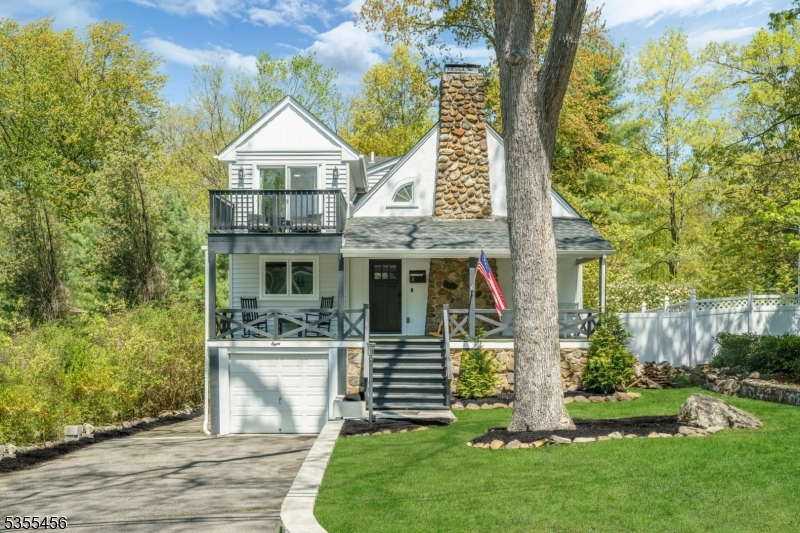 8 MOUNTAINSIDE DRIVE