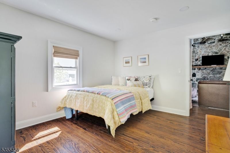 8 MOUNTAINSIDE DRIVE