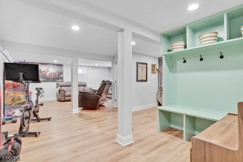 8 MOUNTAINSIDE DRIVE