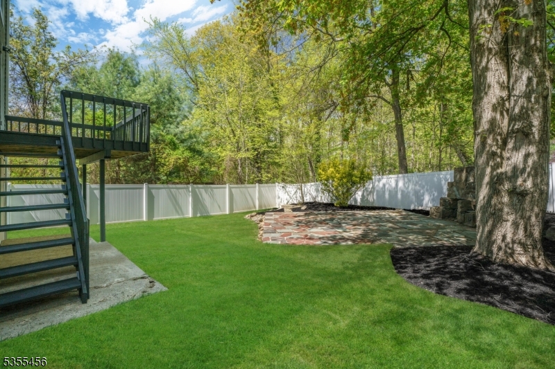 8 MOUNTAINSIDE DRIVE