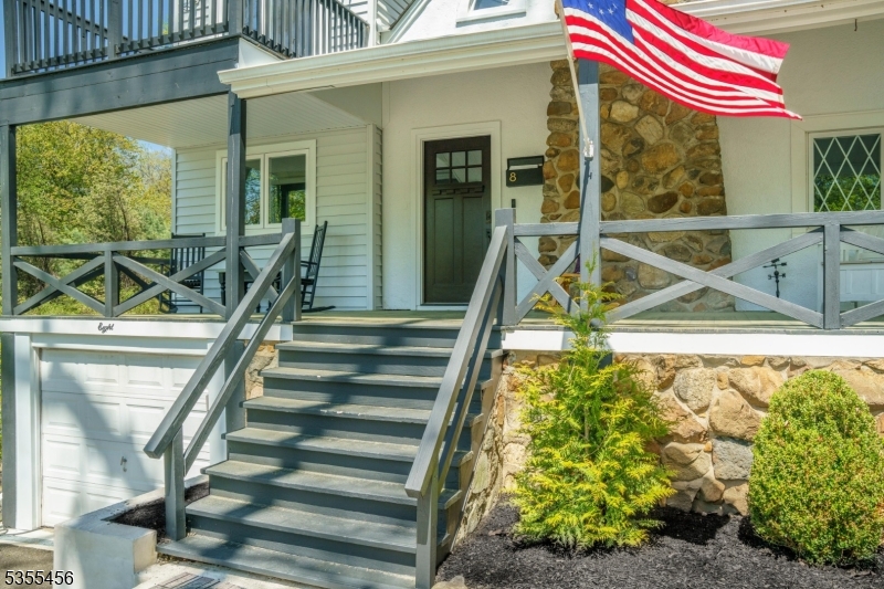 8 MOUNTAINSIDE DRIVE
