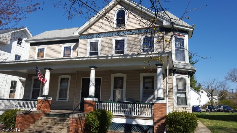 20 W Stewart St 4