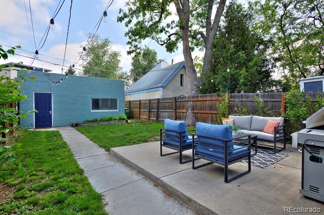 2527 W Dunkeld Place