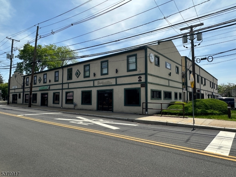 451 Main St