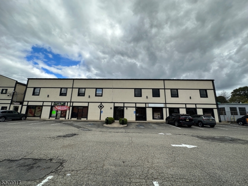 451 Main St