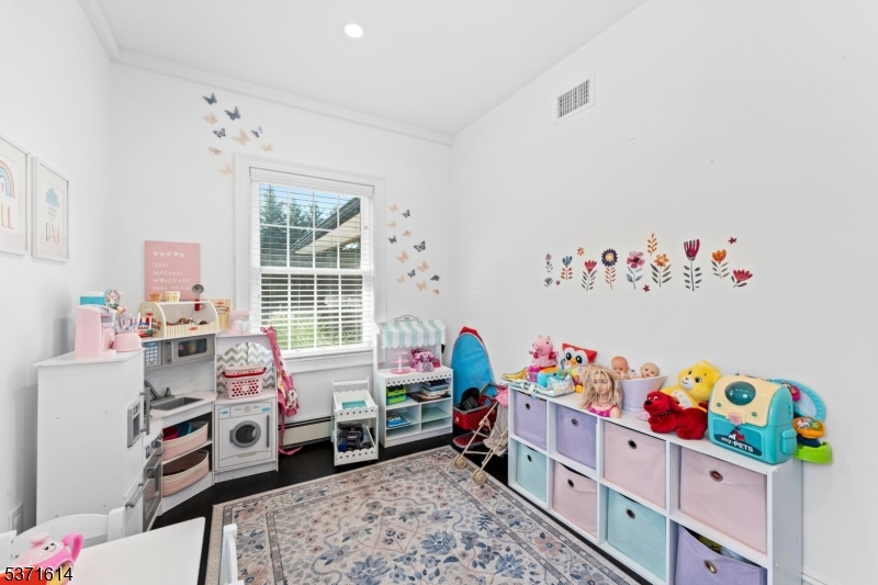 56 Bartell Pl