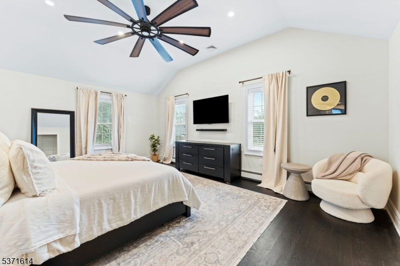 56 Bartell Pl