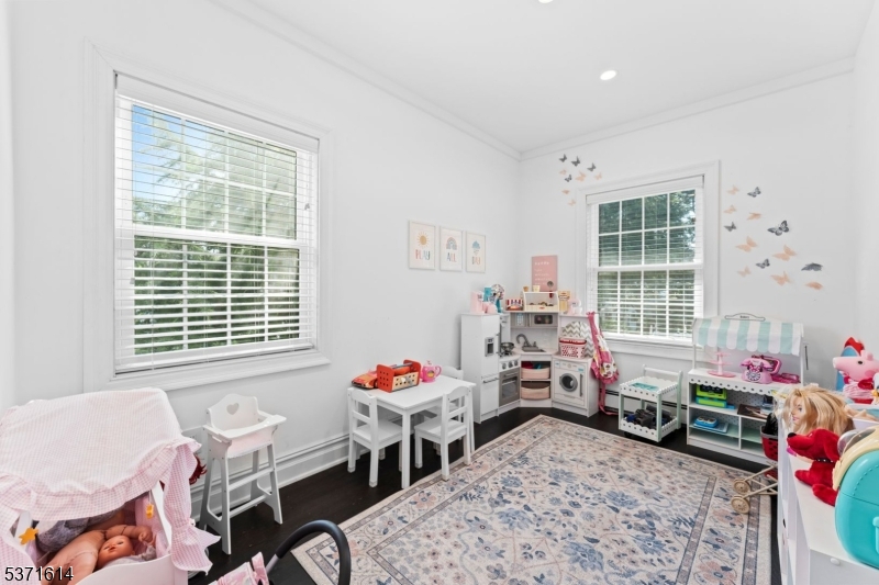 56 Bartell Pl