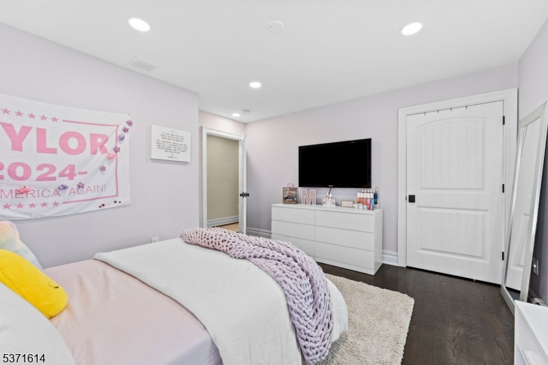 56 Bartell Pl