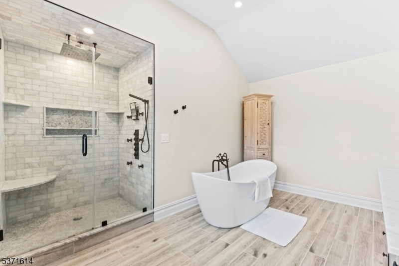 56 Bartell Pl