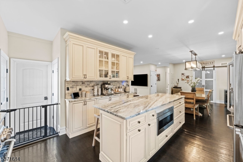 56 Bartell Pl
