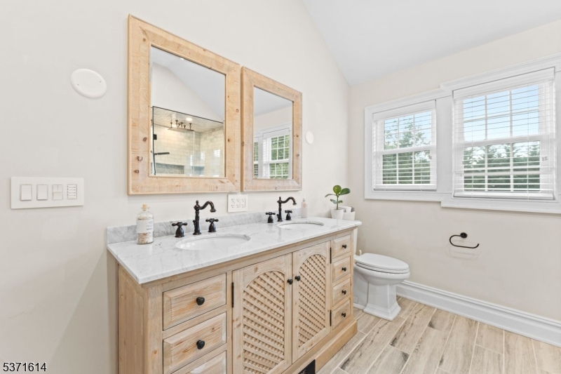 56 Bartell Pl