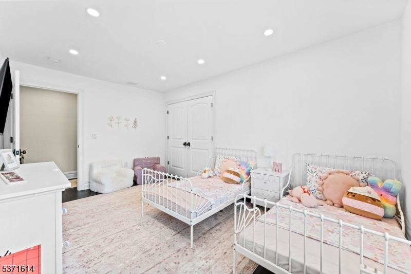 56 Bartell Pl