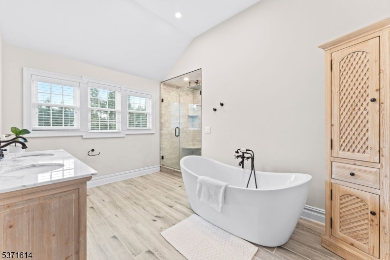 56 Bartell Pl