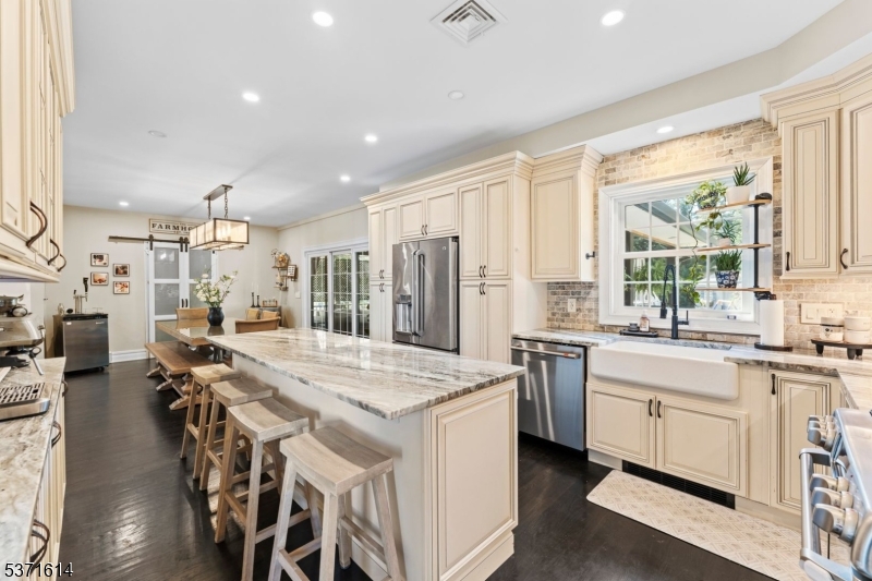 56 Bartell Pl