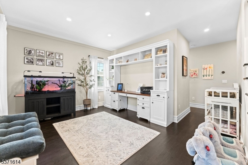 56 Bartell Pl
