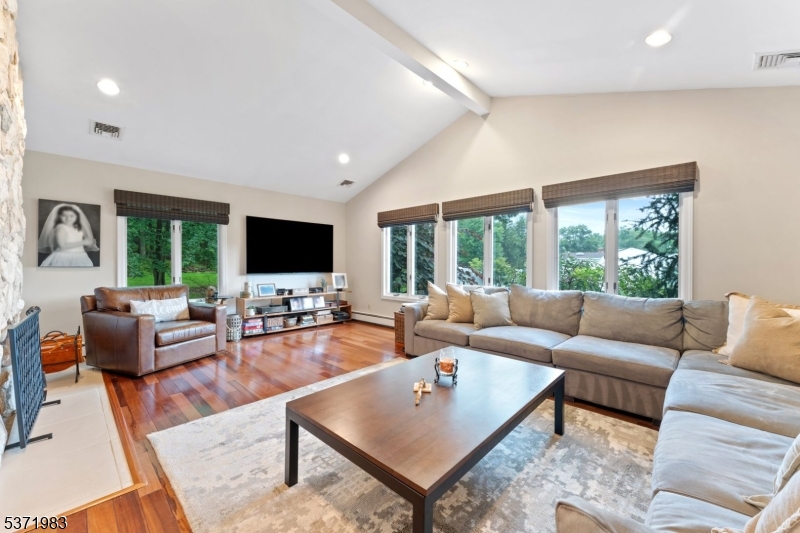 63 Summit Ave