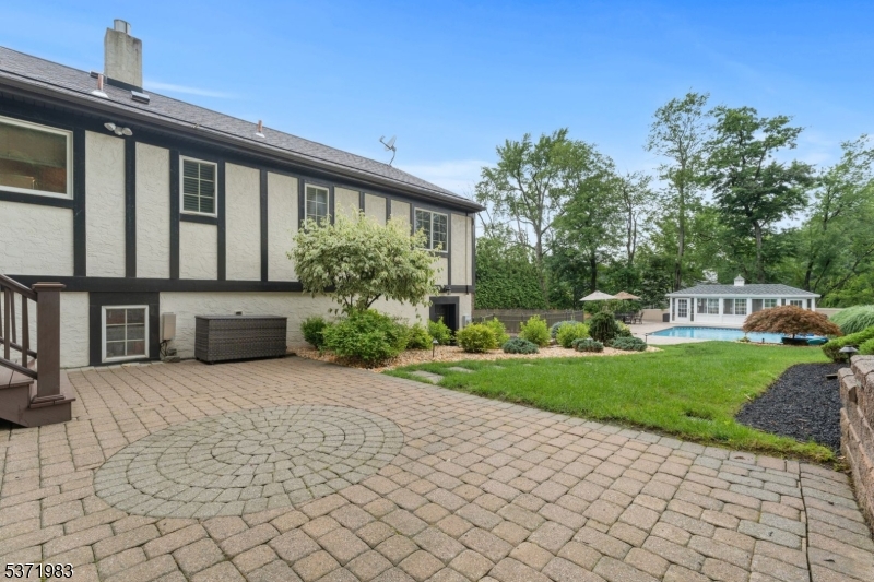 63 Summit Ave