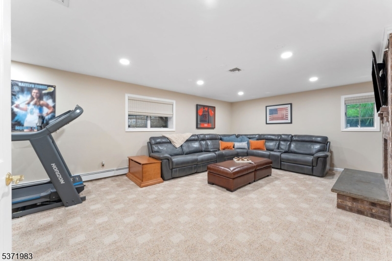 63 Summit Ave